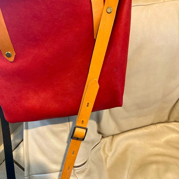 Boutique Red Leather Purse with Shoulder Strap*New - Picture 3 of 5